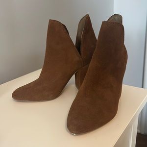 Steve Madden Brown Suede Boots